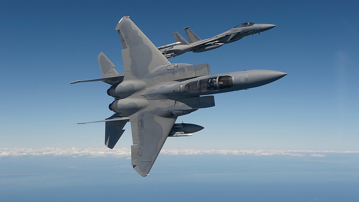 Vi sao Indonesia “can rang” mua F-15 My voi gia gap 5 lan Su-35?-Hinh-2