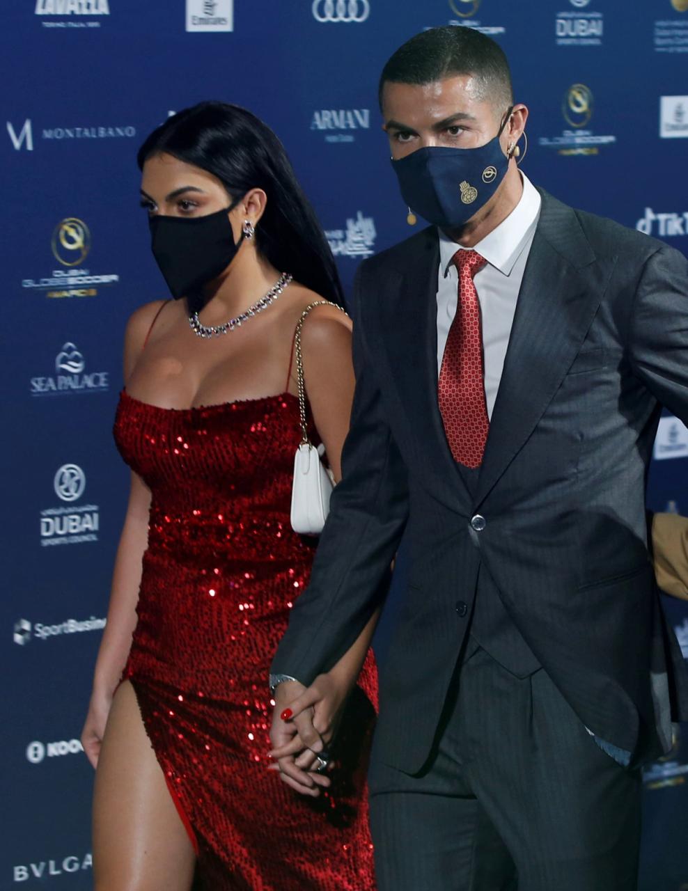 Georgina tháp tùng Ronaldo dự lễ trao giải Globe Soccer Awards ở Dubai tháng 12/2020. Ảnh: EPA